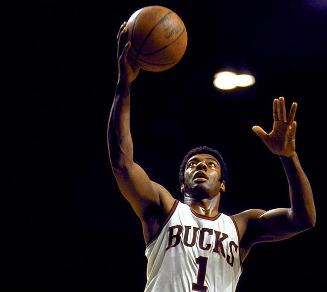 装受伤骗裁 装受伤骗裁